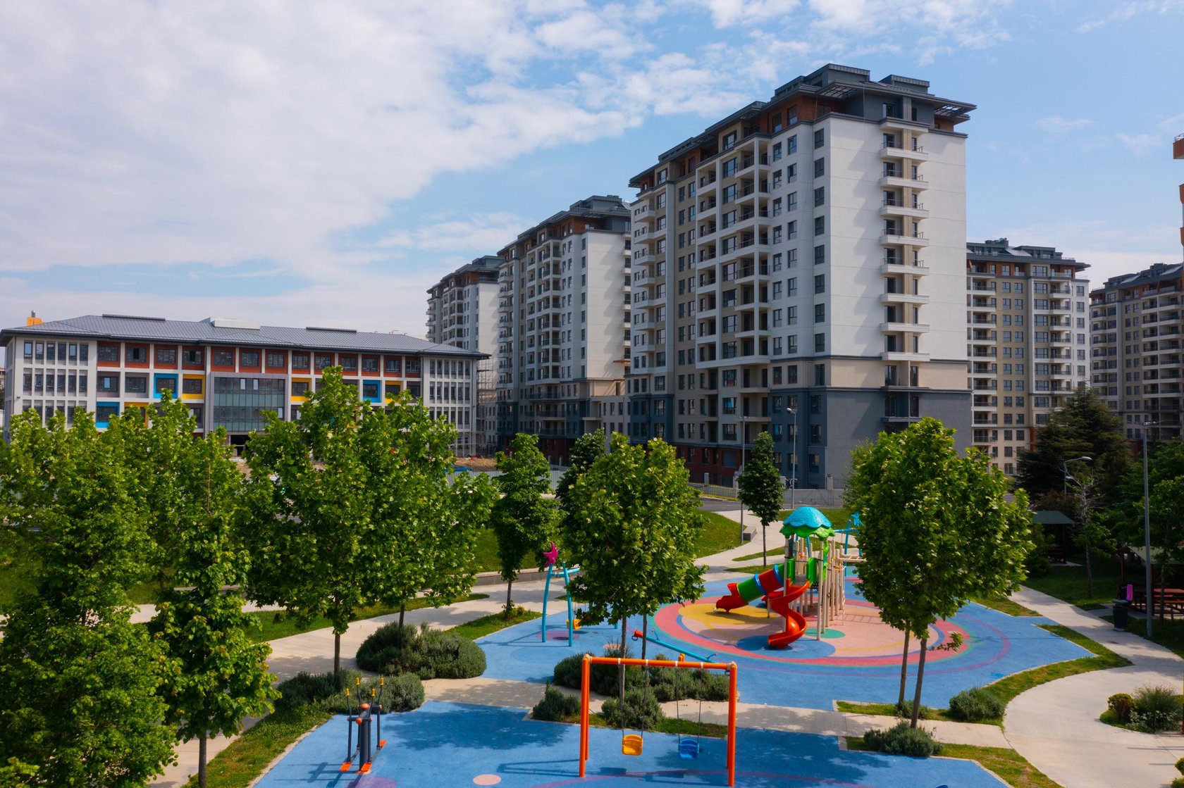 Referans Beylikdüzü children's playground among trees in the completed complex