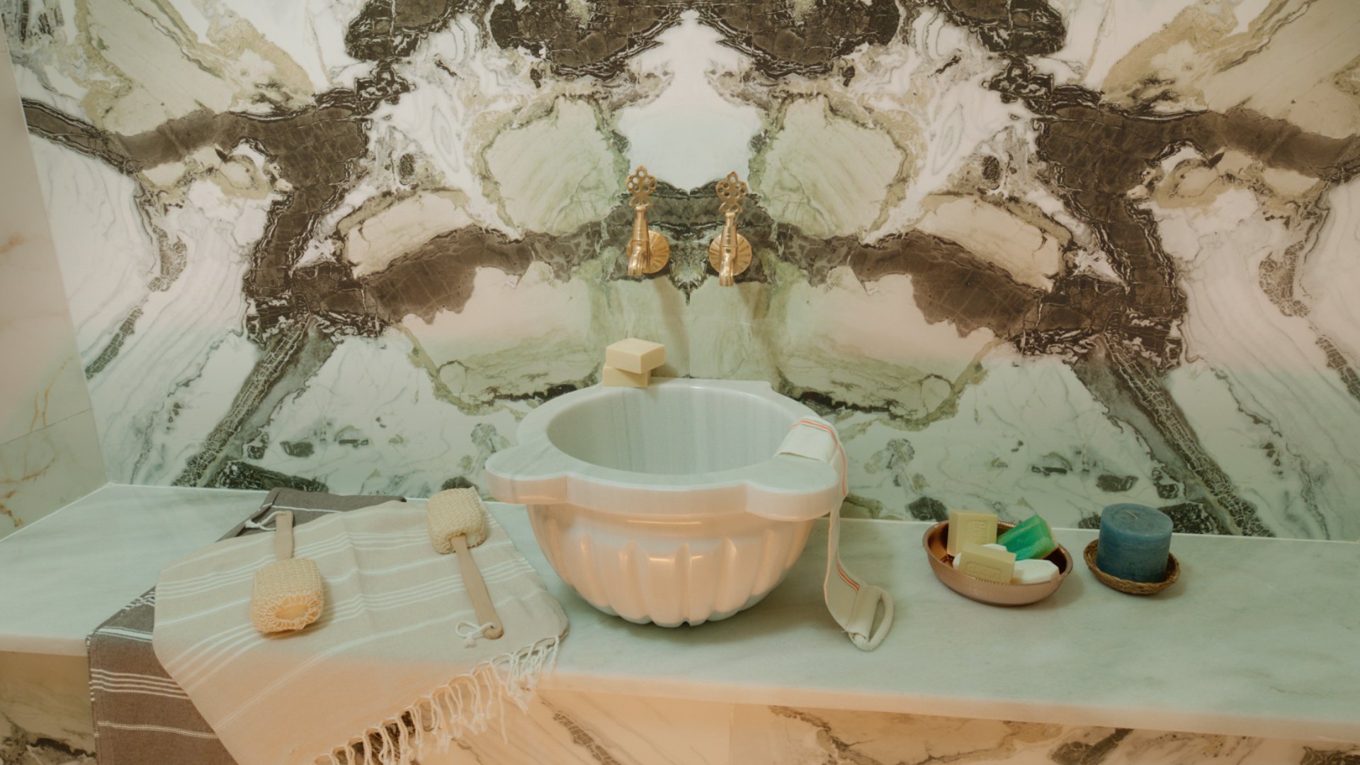 Vadi Panorama private hamam basin inside the apartment bathroom